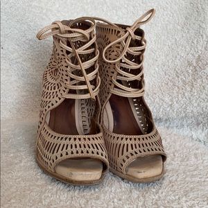 Jeffrey Campbell Wedges Size 5